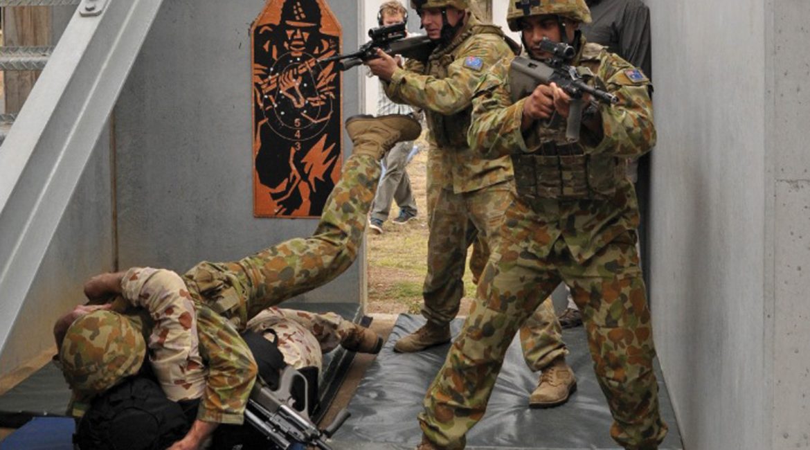 Paul Cale teaching 'ground domination' tactics to Australian Infantry soldiers