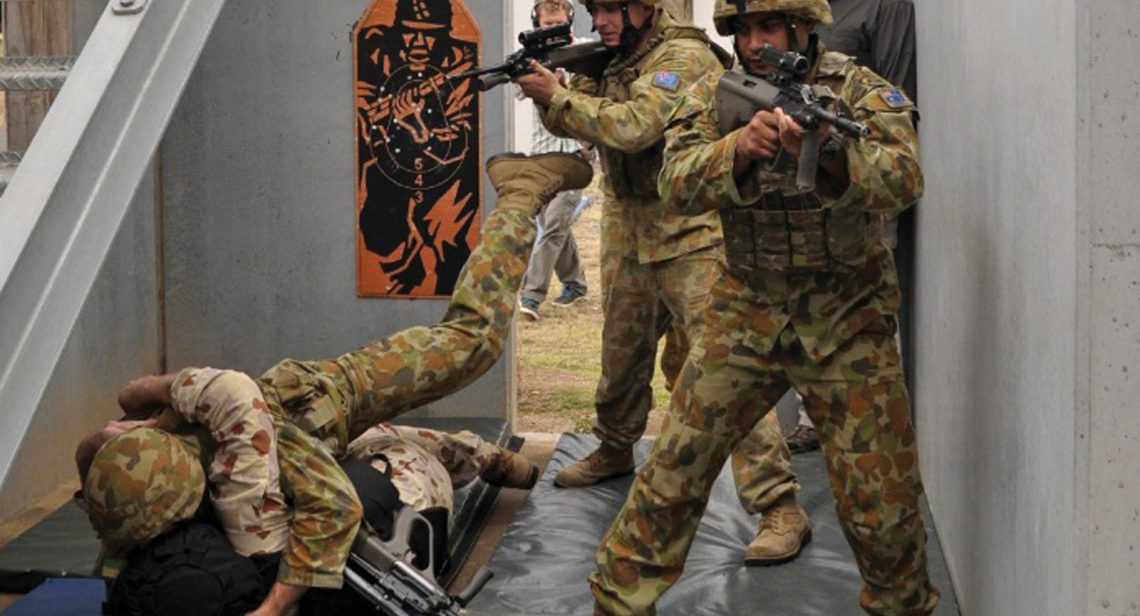 Paul Cale teaching 'ground domination' tactics to Australian Infantry soldiers